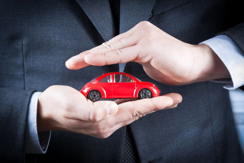 Is it better to buy a car or lease?